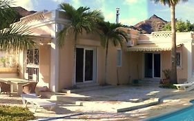 Villa-Tauro Leyh